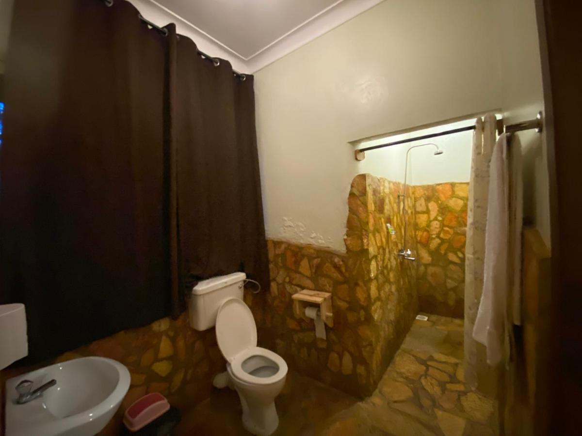 Afro Smile Hotel & Guest House - Джинджа Экстерьер фото