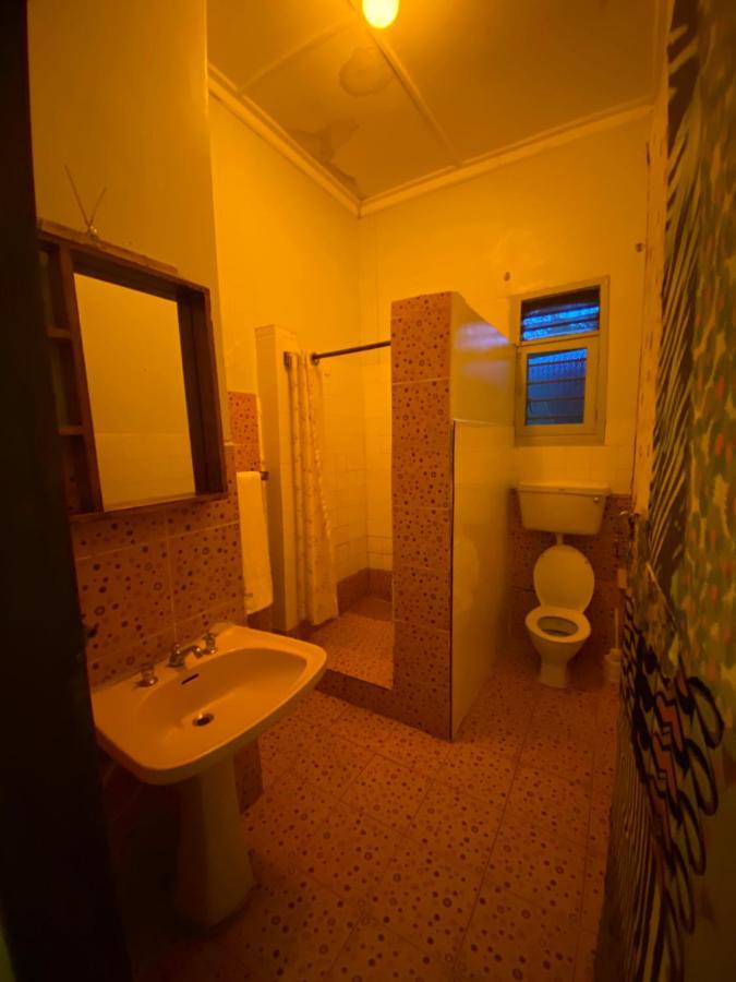 Afro Smile Hotel & Guest House - Джинджа Экстерьер фото
