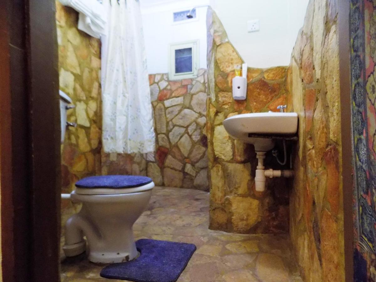 Afro Smile Hotel & Guest House - Джинджа Экстерьер фото