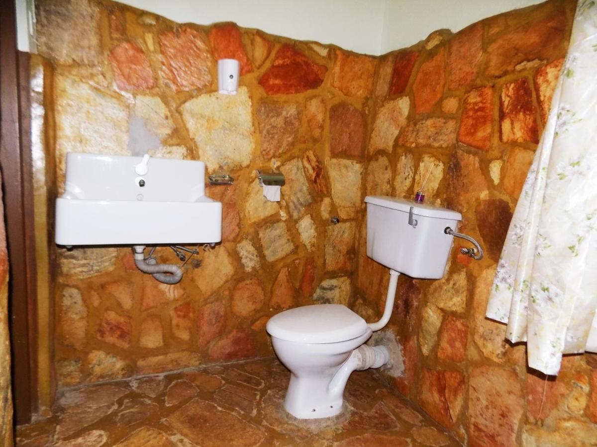 Afro Smile Hotel & Guest House - Джинджа Экстерьер фото