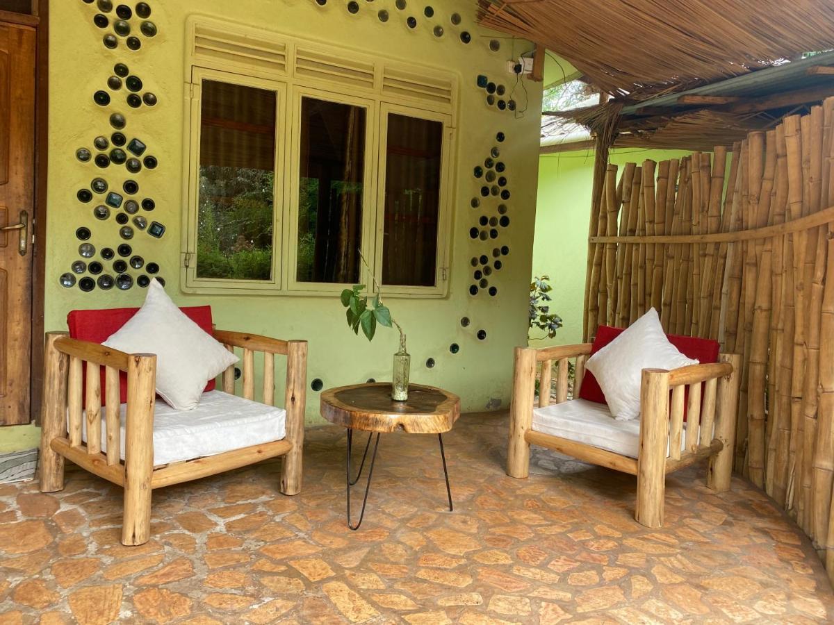 Afro Smile Hotel & Guest House - Джинджа Экстерьер фото