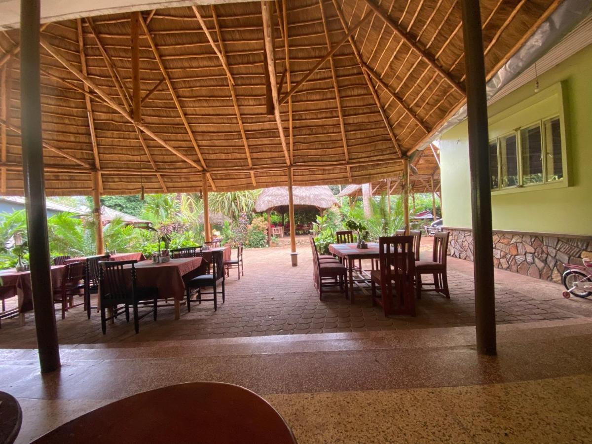 Afro Smile Hotel & Guest House - Джинджа Экстерьер фото